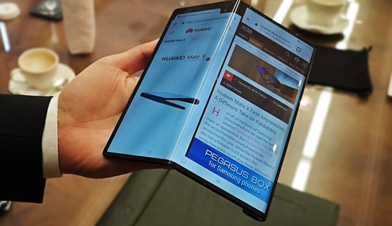 Huawei Katlanabilir 3 Akıllı Telefon ile Geliyor